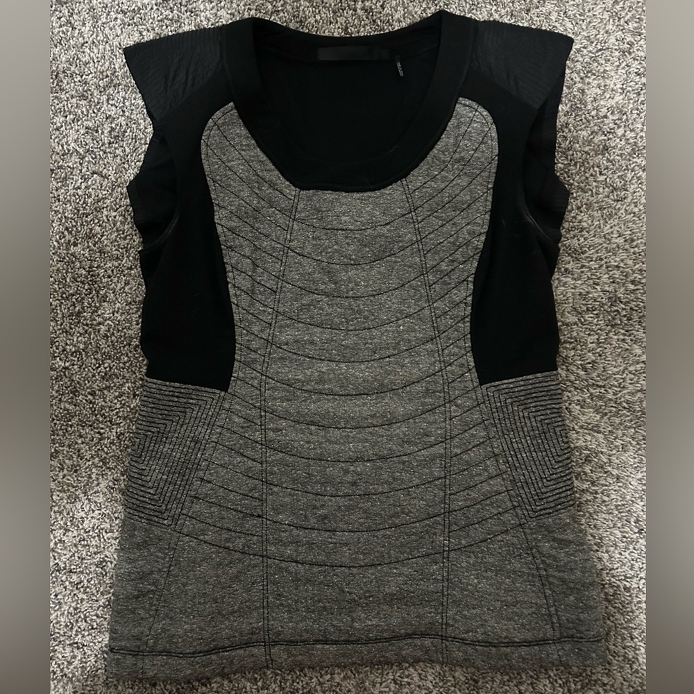 Sleeveless Gray & Black Knit Panel Top